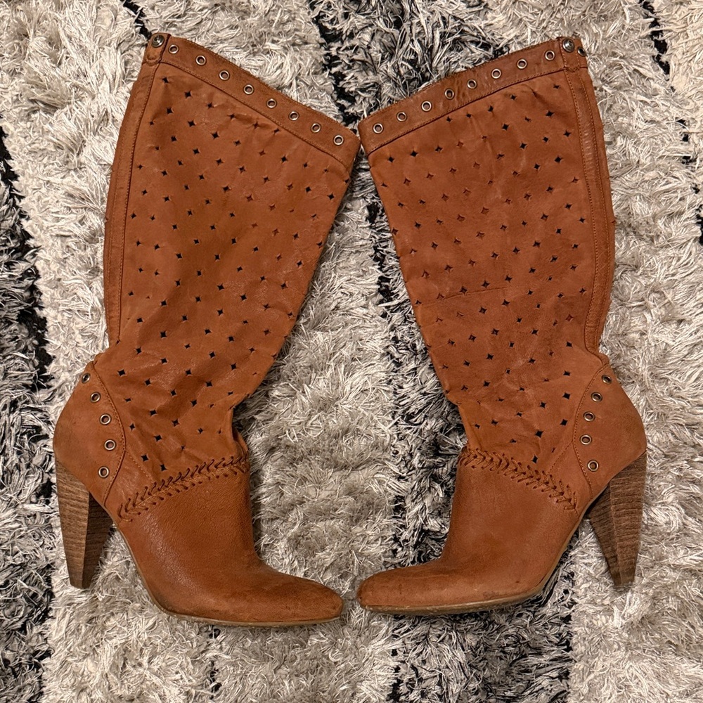 Guess leather boot